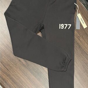 Essentials Charcoal Sweatpants with 1977 Print